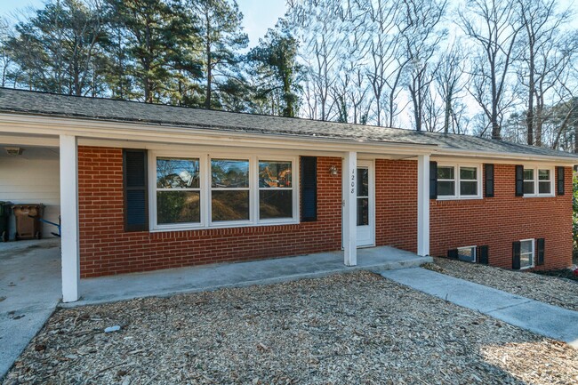 1208 Trinity Cir, Unit B in Raleigh, NC - Building Photo - Building Photo