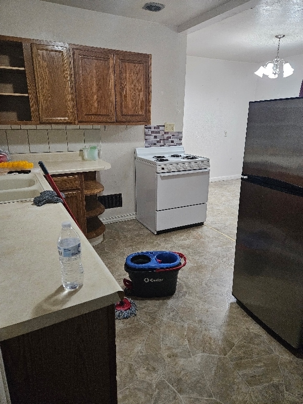 property at 901 N Elm St