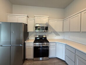 921 S Appaloosa Ln in Mustang, OK - Building Photo - Building Photo