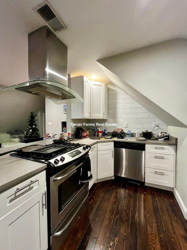 19 Dorset St, Unit 3