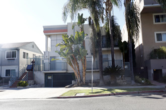 4517 Vista Del Monte Ave in Van Nuys, CA - Building Photo - Primary Photo