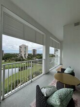 2001 Embassy Dr, Unit B10 in West Palm Beach, FL - Building Photo - Building Photo