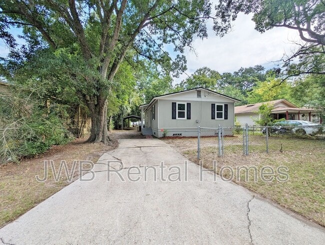 2037 Meharry Ave in Jacksonville, FL - Foto de edificio - Building Photo