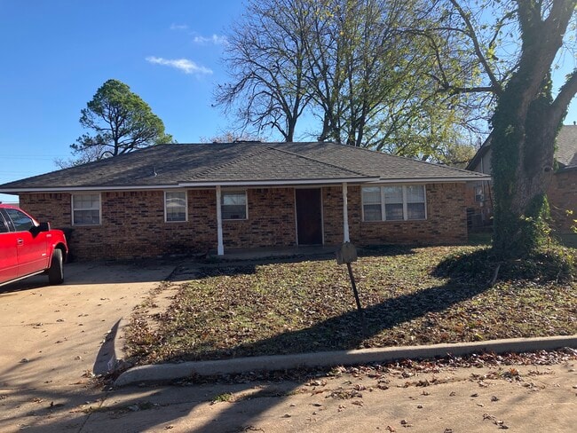 511 Mark St in Tecumseh, OK - Building Photo - Building Photo