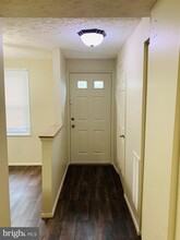 30 Valleyside Ct in Germantown, MD - Building Photo - Building Photo
