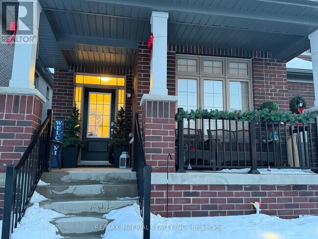 37 Faimira Ave in Georgina, ON - Building Photo - Building Photo