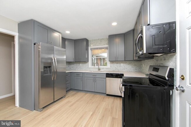 2 S Sunset Rd in Willingboro, NJ - Building Photo - Building Photo