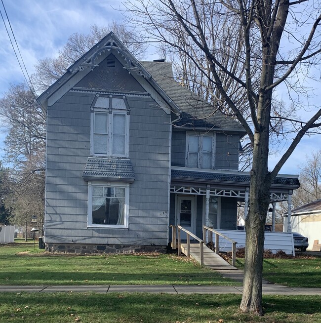 property at 128 S Clark St