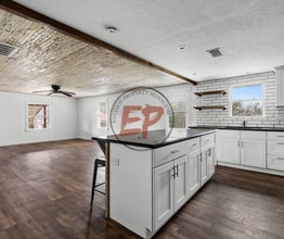 511 N Aspen St in Bruceville, TX - Building Photo - Building Photo