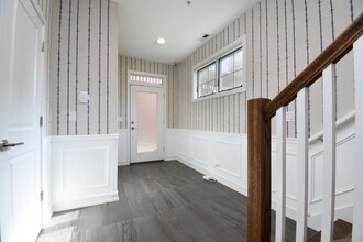 330 Pennsylvania Way in Oak Park, IL - Building Photo - Building Photo