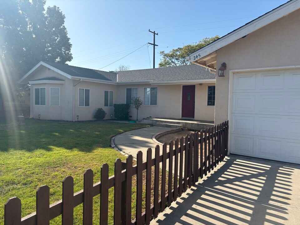 245 Shirley Ln in Santa Maria, CA - Building Photo