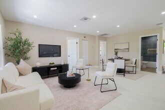 5409 NE 4th Ave in Fort Lauderdale, FL - Building Photo - Building Photo