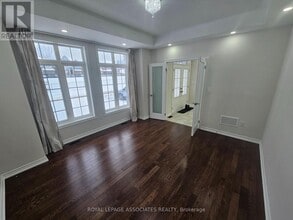 307 Reg Harrison Trail in Newmarket, ON - Building Photo - Building Photo