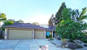 3910 Magnolia Hills Dr in El Dorado Hills, CA - Building Photo