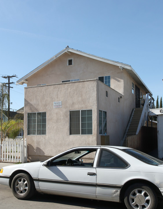 601 Cerritos Ave in Long Beach, CA - Building Photo