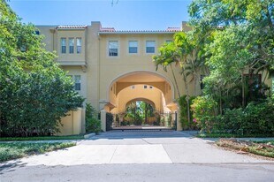 3010 W Stovall St in Tampa, FL - Building Photo