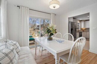 6 Lincoln Ave in East Hampton, NY - Building Photo - Building Photo