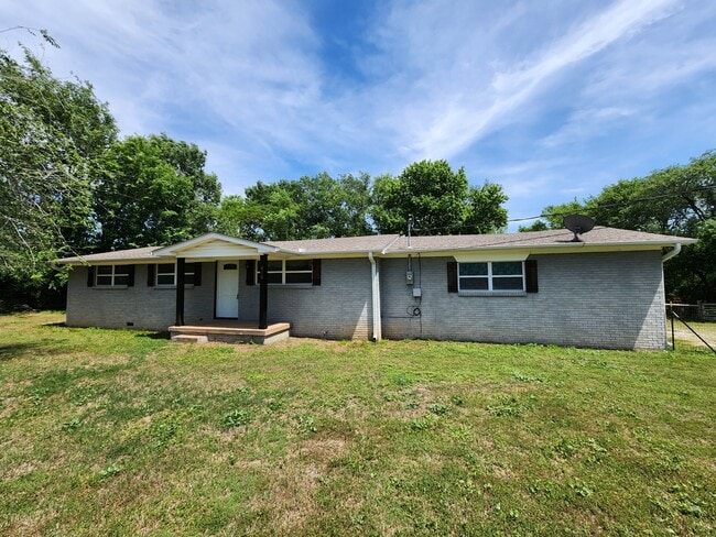 property at 416 S Main St