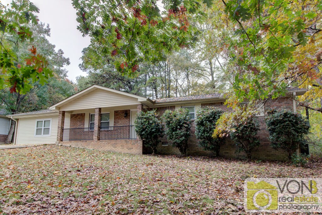 4156 Clearview Dr in Douglasville, GA - Building Photo