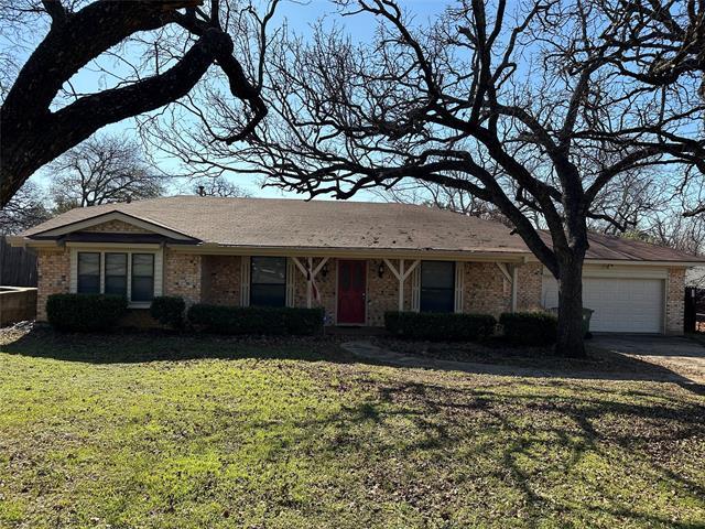 1033 Mountain Terrace in Hurst, TX - Building Photo