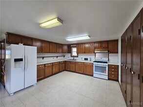 1970 Sturgeon Point Rd in Derby, NY - Building Photo - Building Photo