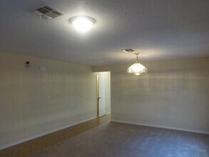1921 Knollcrest Dr in Clermont, FL - Building Photo - Building Photo