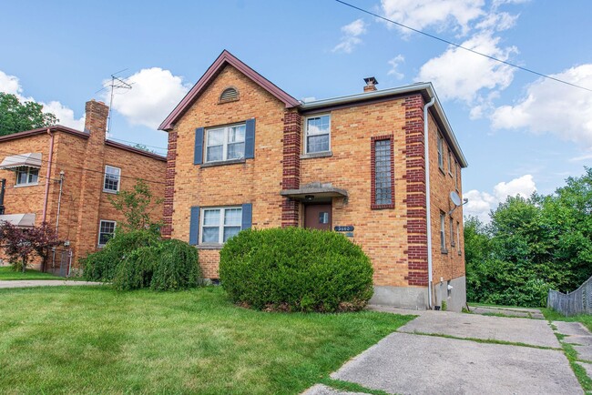 property at 3440 Robb Ave