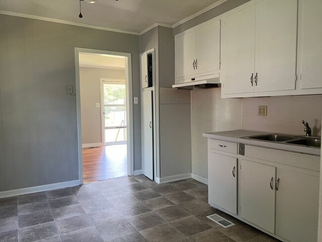 property at 2304 Pine St