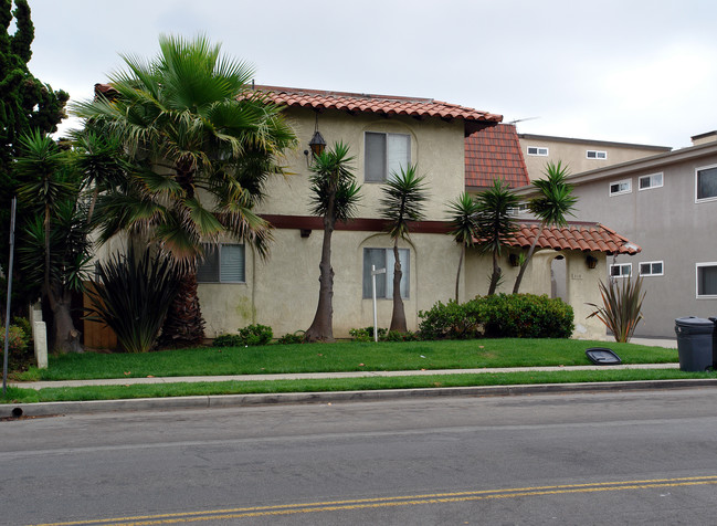 318 W Imperial Ave in El Segundo, CA - Foto de edificio - Building Photo