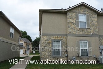 1151 N Mart-way Dr in Olathe, KS - Foto de edificio - Building Photo