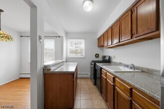 43 Conforti Ave in West Orange, NJ - Building Photo - Building Photo