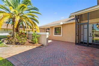 21344 Escondido Way E in Boca Raton, FL - Building Photo - Building Photo