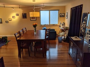 732 11th Ave, E., Unit #206 in Seattle, WA - Foto de edificio - Building Photo