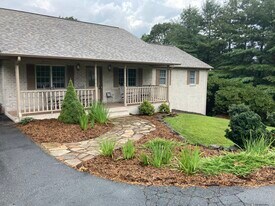 251 Rembrandt Dr in Boone, NC - Building Photo