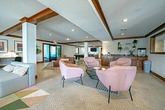 The Grove at Mankato in Mankato, MN - Foto de edificio - Building Photo