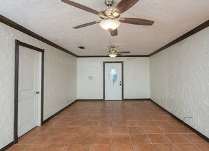 3226 North St, Unit Main House in San Angelo, TX - Foto de edificio - Building Photo