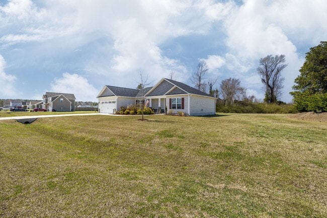 100 Stony Brk Wy in Jacksonville, NC - Building Photo - Building Photo