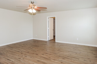 251 Bermuda Lakes Dr in Meridianville, AL - Building Photo - Building Photo