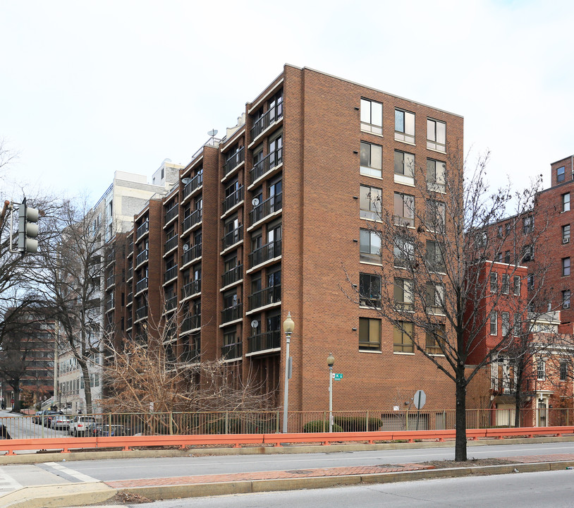 1001 26th St NW in Washington, DC - Foto de edificio