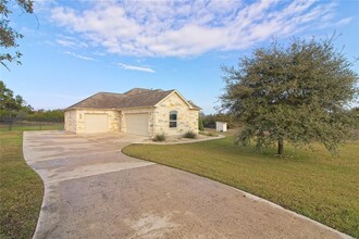 124 Sunrise Cir in Liberty Hill, TX - Building Photo - Building Photo