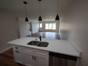 434 Turpin Rd in Inman, SC - Foto de edificio - Building Photo