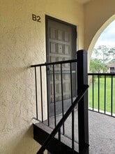 331 Knotty Pine Cir in Greenacres, FL - Building Photo - Building Photo