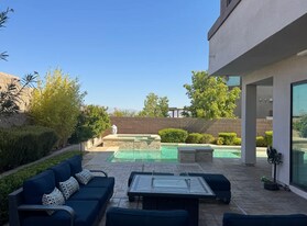 217 Cromarty St in Henderson, NV - Building Photo