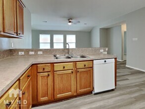 24226 Hard Wood Dr in Huffman, TX - Building Photo - Building Photo