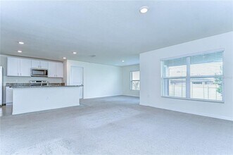 38255 Sonnet Landing Ave in Zephyrhills, FL - Building Photo - Building Photo