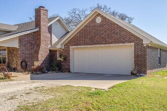 2452 Co Rd 456 in Stephenville, TX - Building Photo - Building Photo