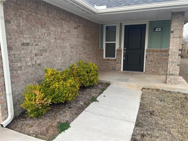 3712 Apple Villas Cir in Moore, OK - Building Photo - Building Photo