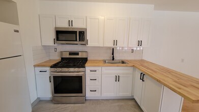 204 Woodcliff Ave in North Bergen, NJ - Foto de edificio - Building Photo