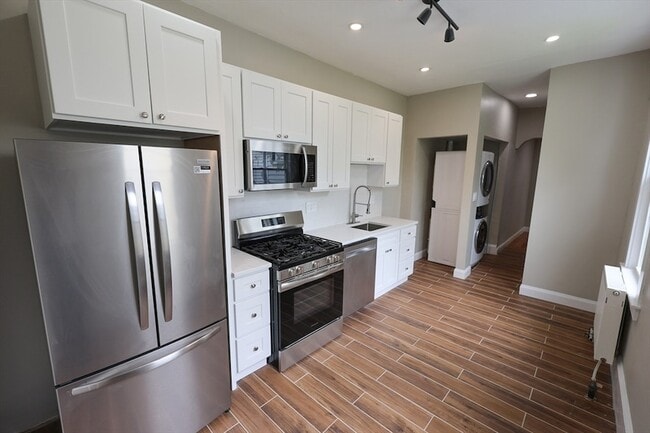 497 Warren St, Unit 2 in Boston, MA - Building Photo - Building Photo