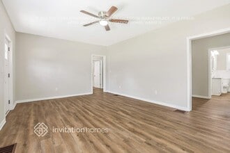 60 Harmony Grove Rd in Lilburn, GA - Foto de edificio - Building Photo